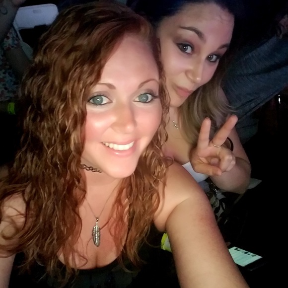 Meet your Posher, Amy - Picture 2 of 2